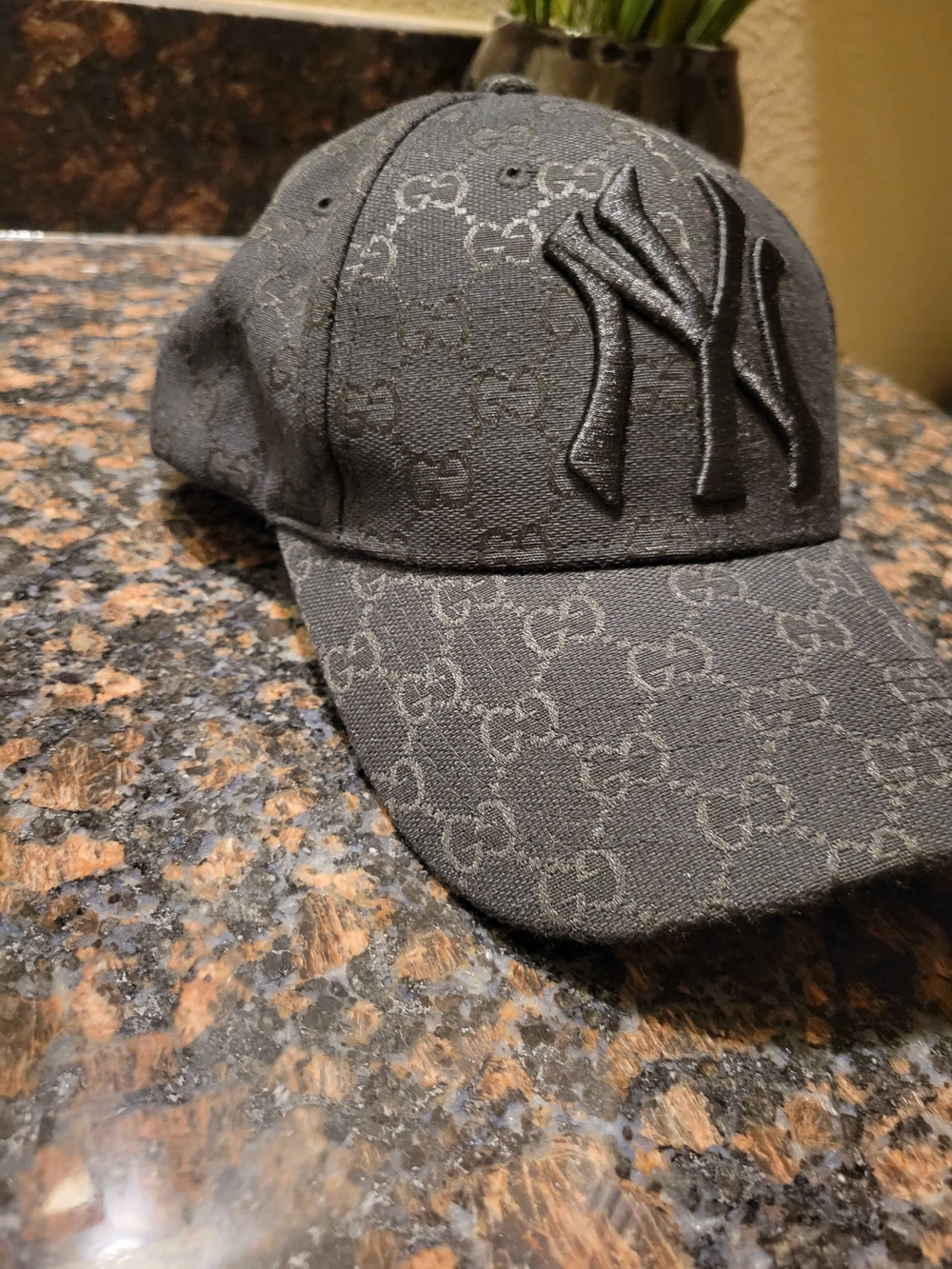 Gucci NY Logo Baseball Cap - Luxury Monogram Style - Picture 3 of 9